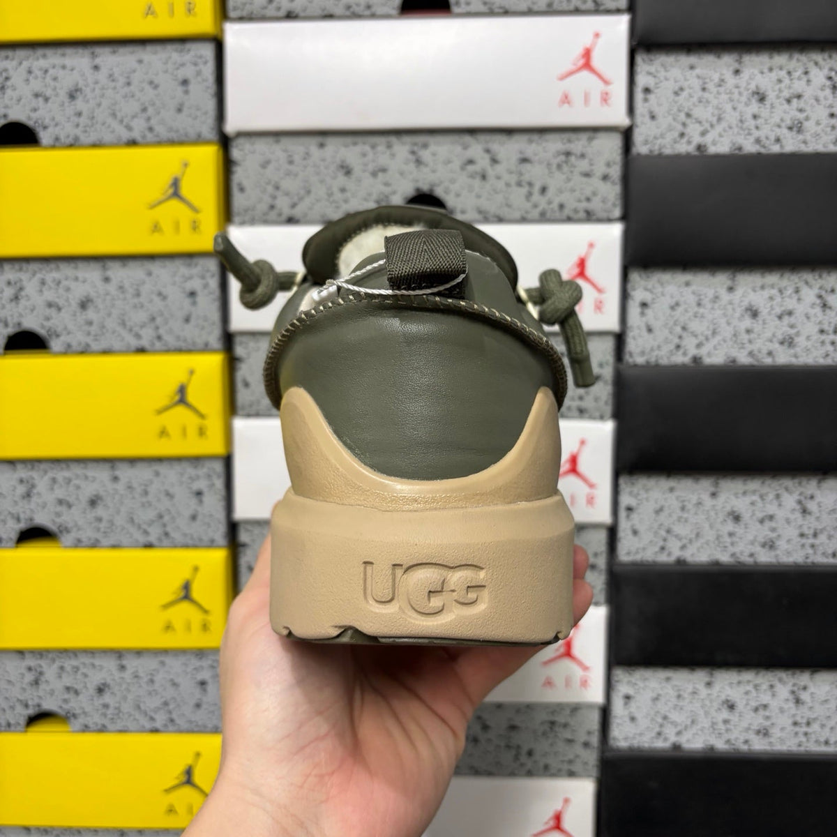 UGG Tazz Platform Sneaker – Women’s Wool-Lined Lace-Up in Olive Green