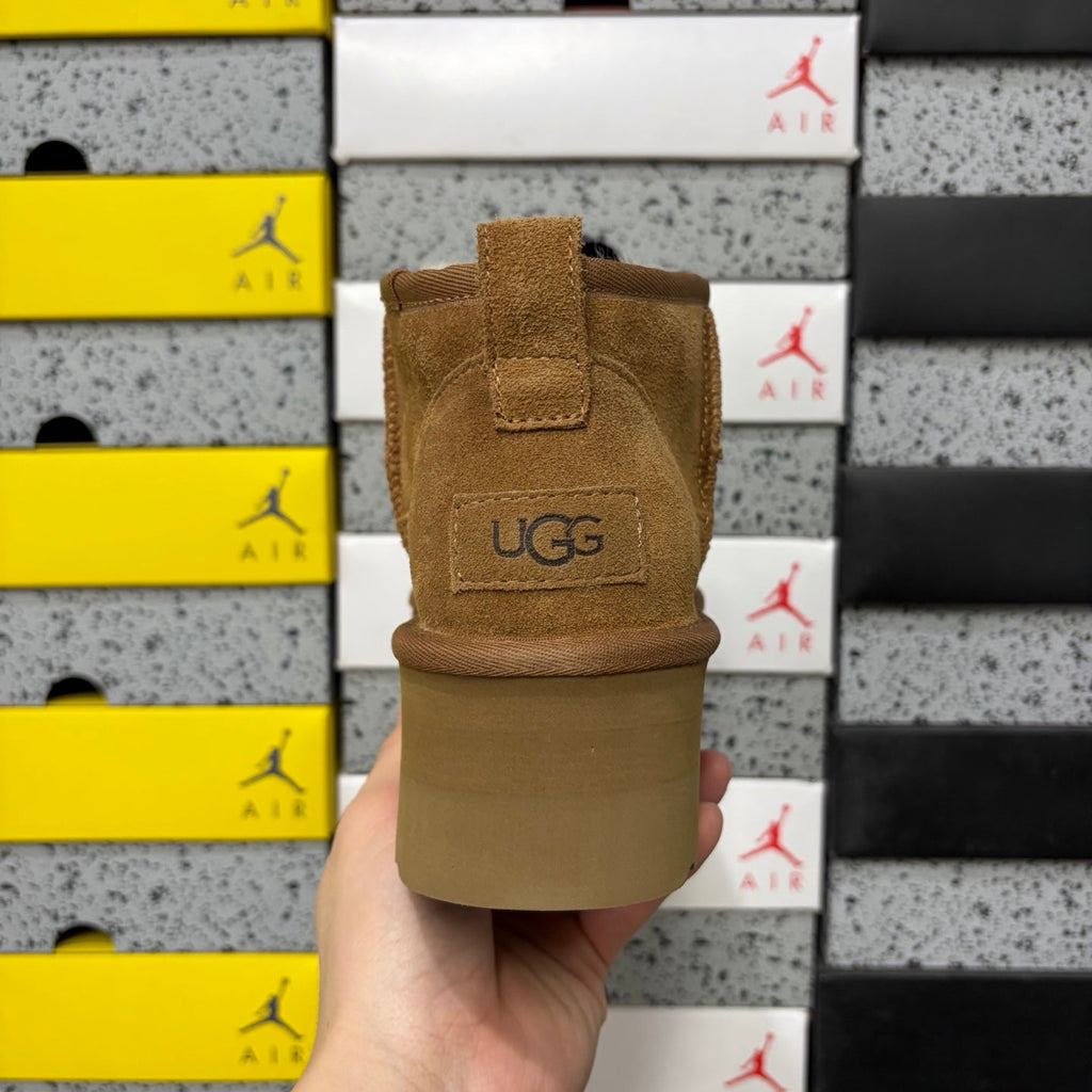 UGG Kallen Lace Platform Ankle Boot – Suede Boot with Shearling Lining, Tonal Cross-Strap Closure & Chunky Tonal Platform Sole in Chestnut