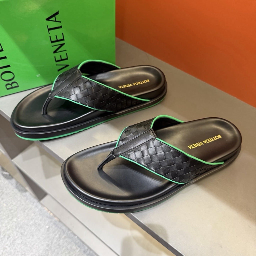 Bottega Veneta Men's Black & Green Thong Sandals